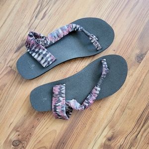 Sanuk yoga mat sling sandals with toe strap